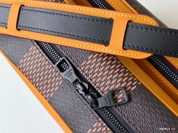 WIS VUITTON MESSAGER BAG LOUIS 0127